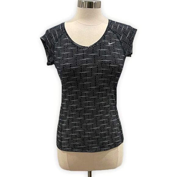 Nike Running Miler Dri-Fit T-Shirt in Size XSmall - Picture 2 of 9